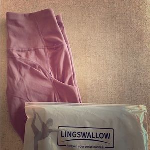 BRAND NEW Women’s Leggings w/ Pockets